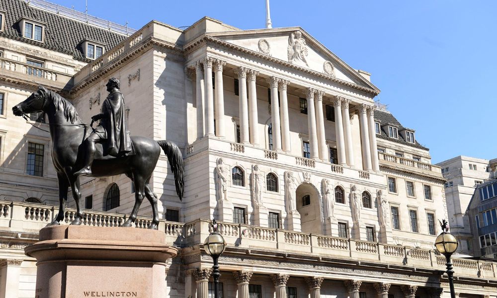 How does the Bank of England set interest rates?